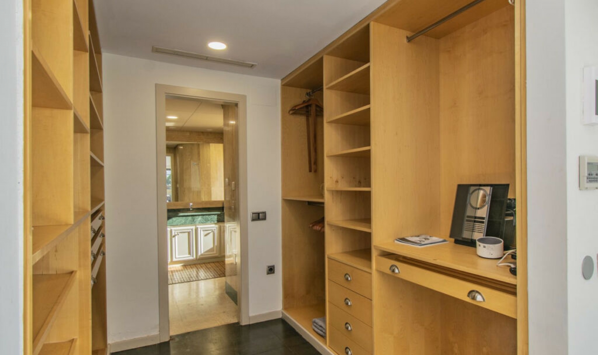 Resale - Apartment -
Sierra Blanca