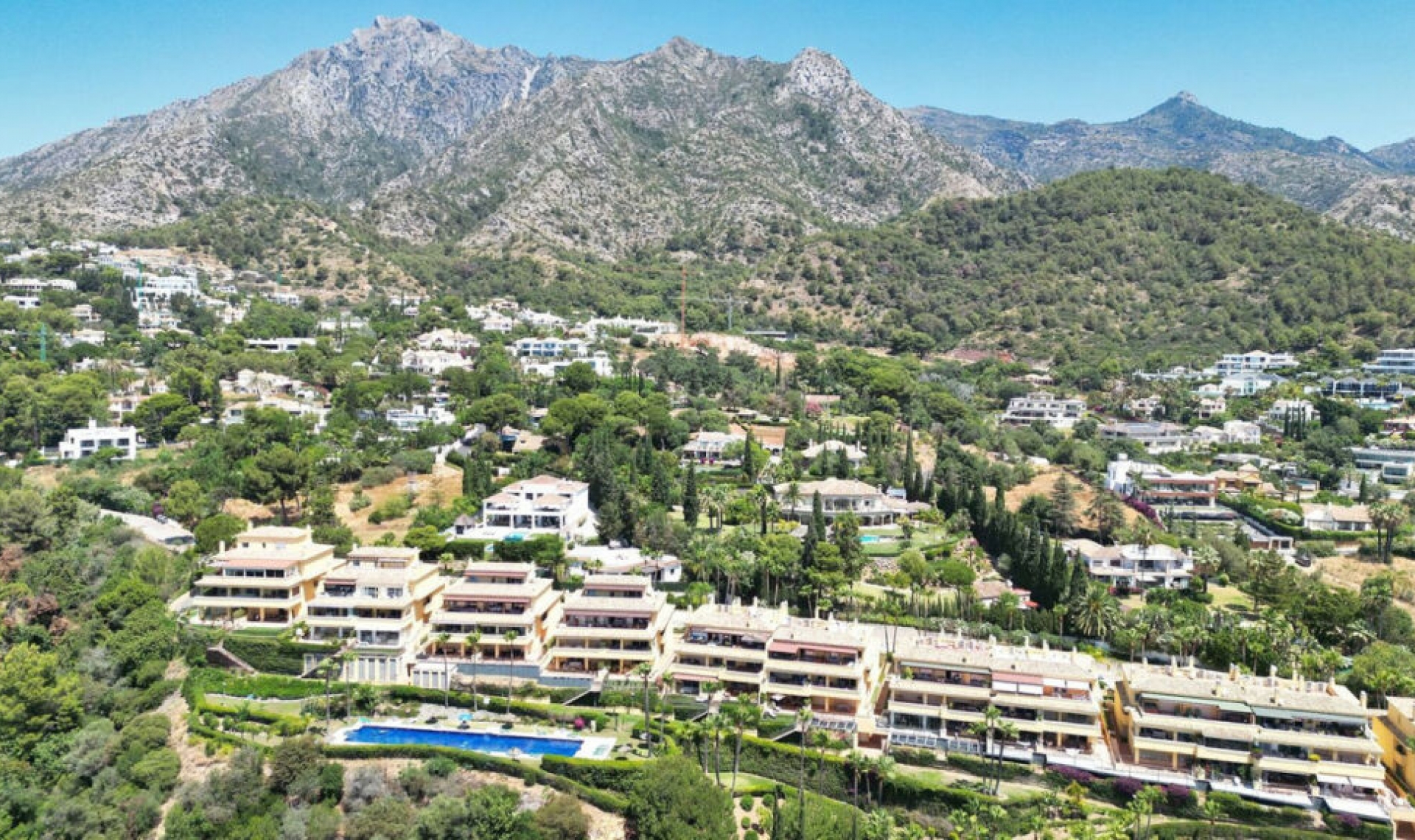 Resale - Apartment -
Sierra Blanca