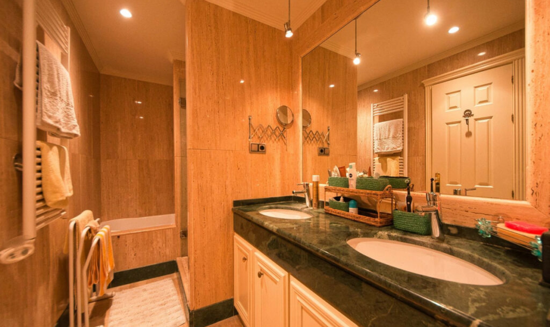 Resale - Apartment -
Sierra Blanca