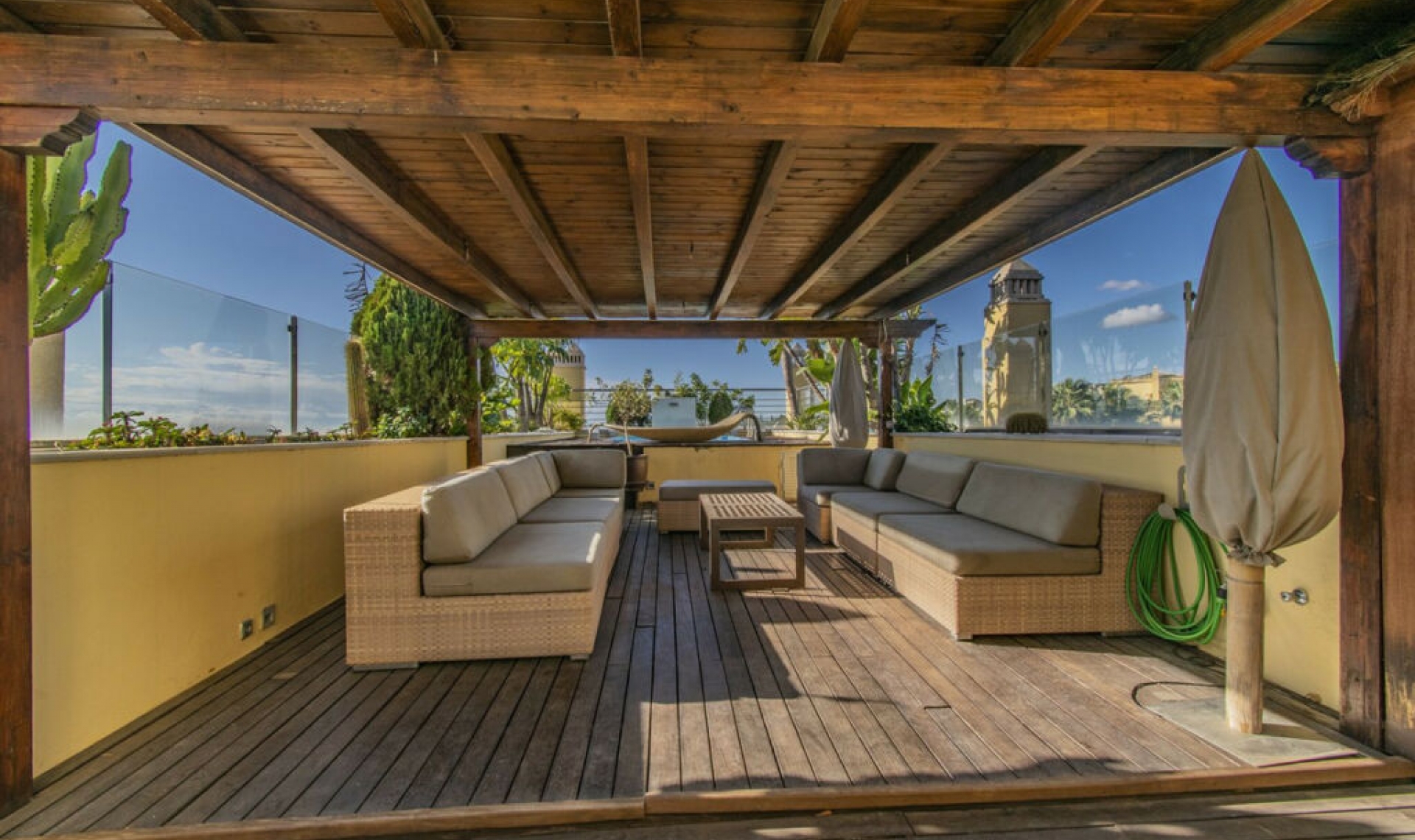 Resale - Apartment -
Sierra Blanca