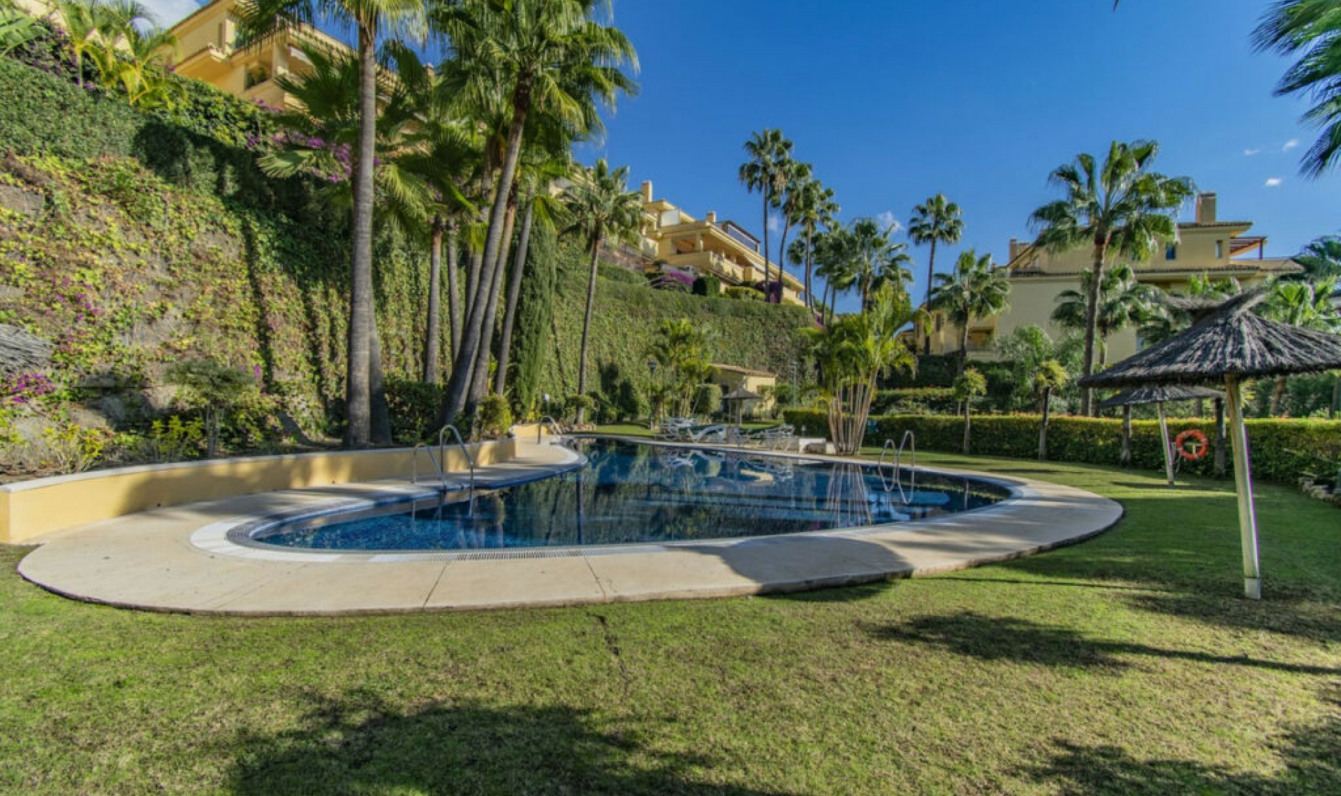 Resale - Apartment -
Sierra Blanca