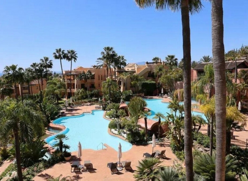 Resale - Apartment -
Sierra Blanca