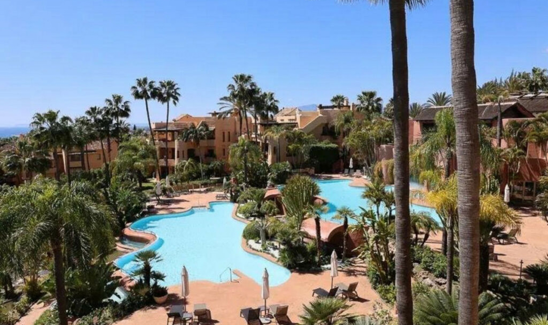 Resale - Apartment -
Sierra Blanca