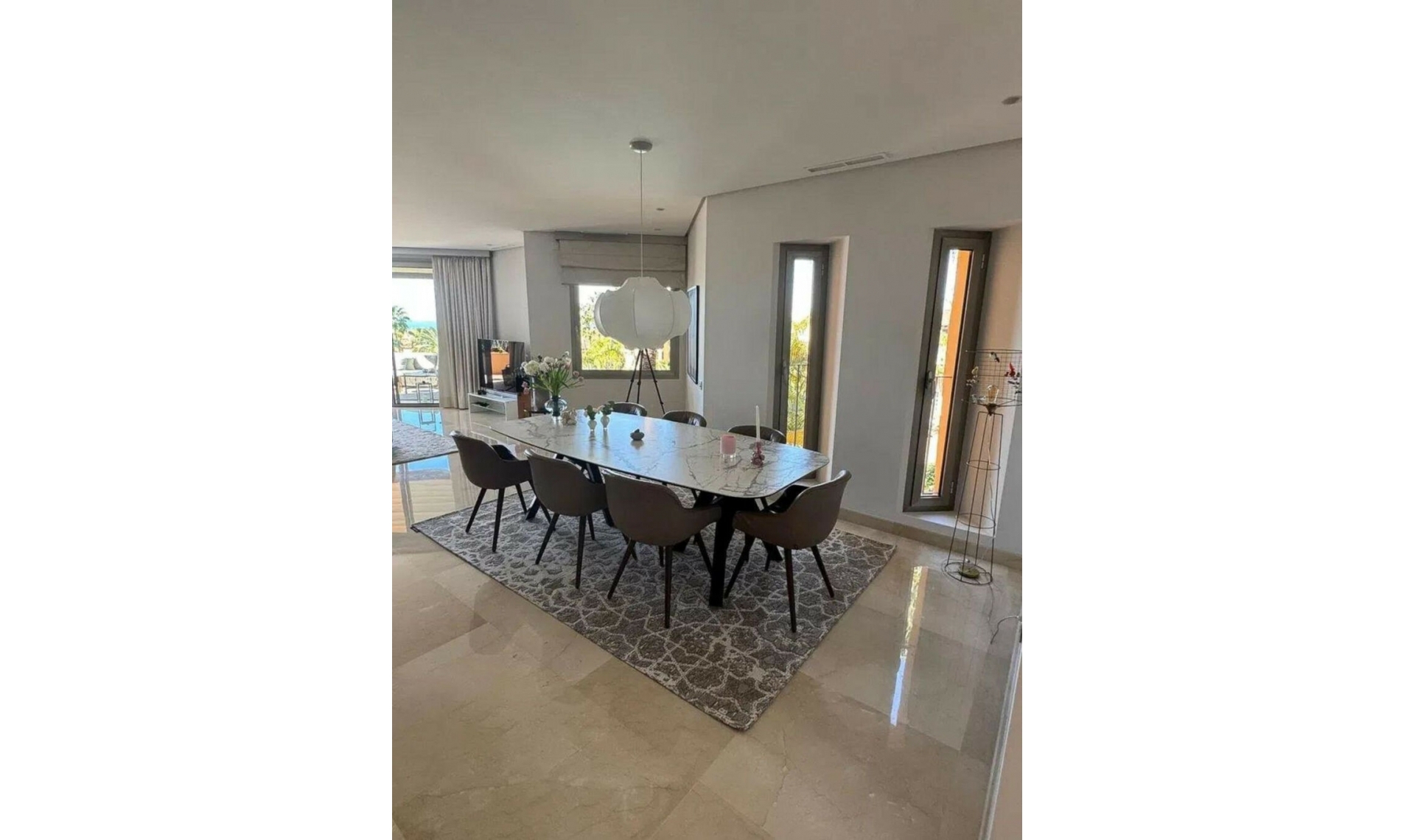 Resale - Apartment -
Sierra Blanca