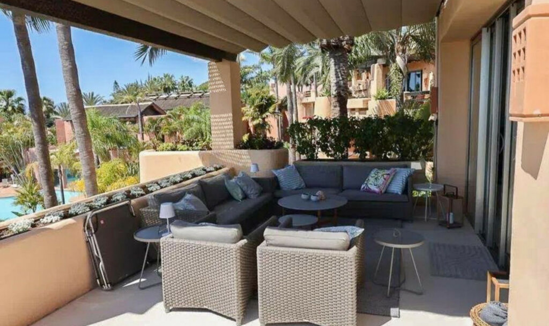 Resale - Apartment -
Sierra Blanca