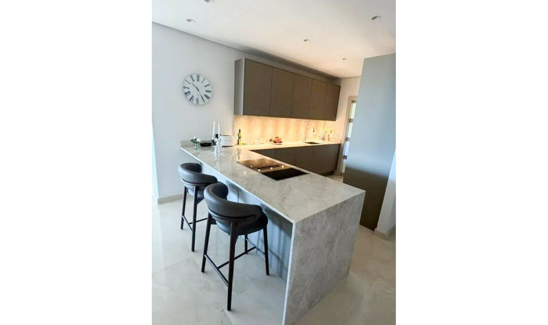 Resale - Apartment -
Sierra Blanca