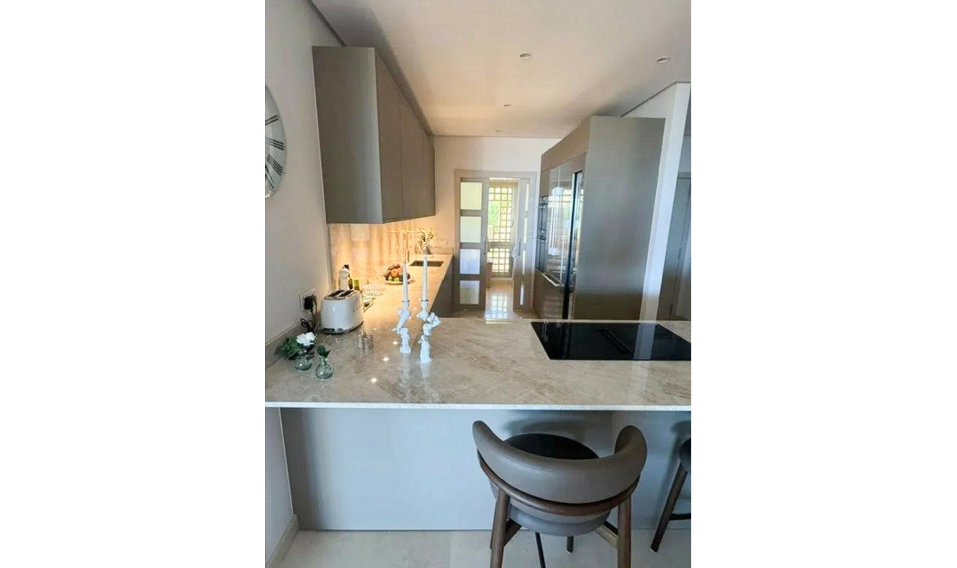 Resale - Apartment -
Sierra Blanca