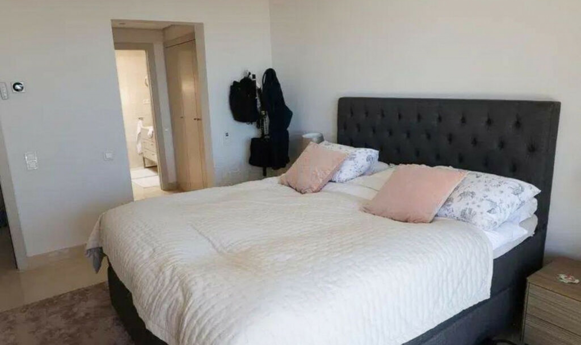 Resale - Apartment -
Sierra Blanca