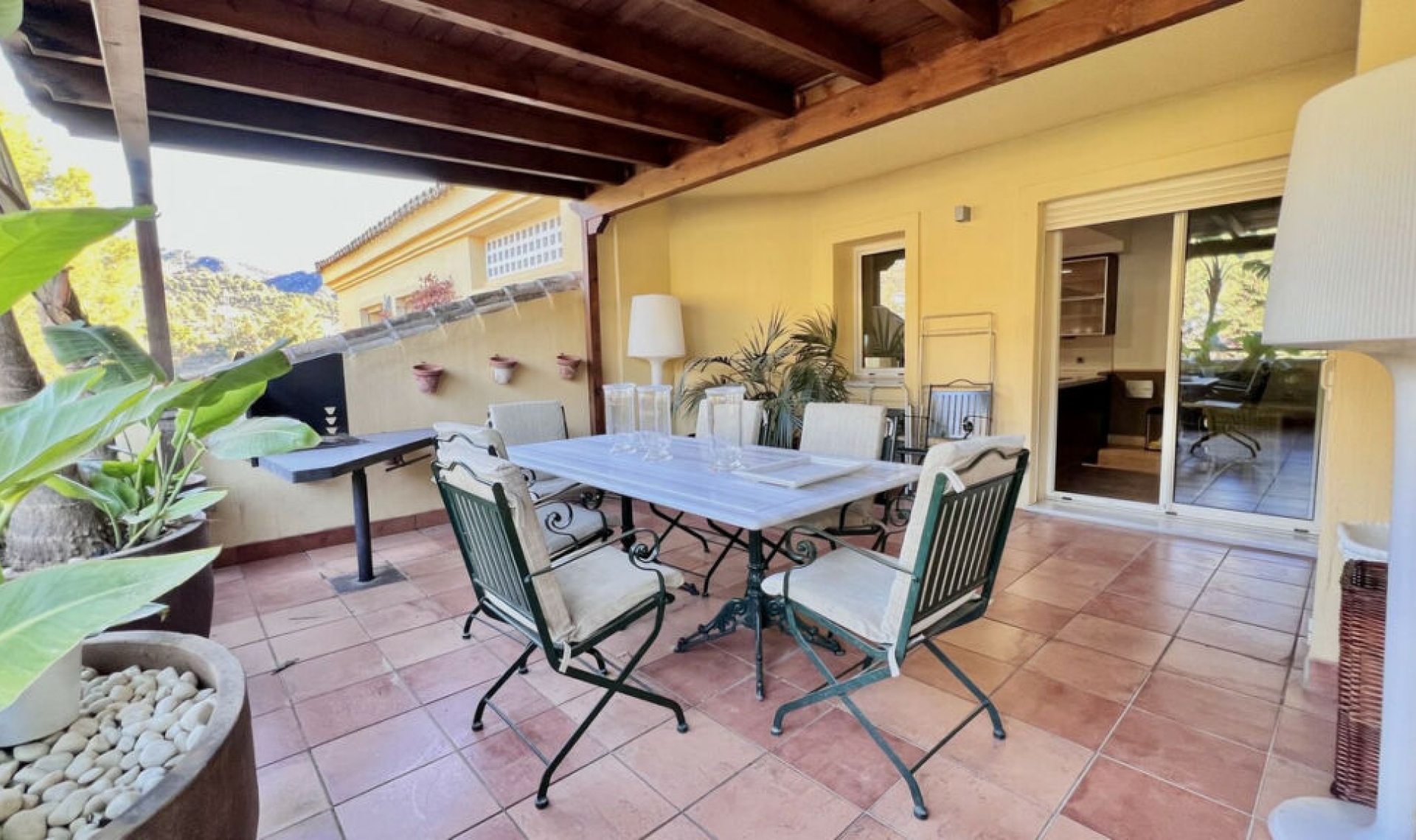 Resale - Apartment -
Sierra Blanca