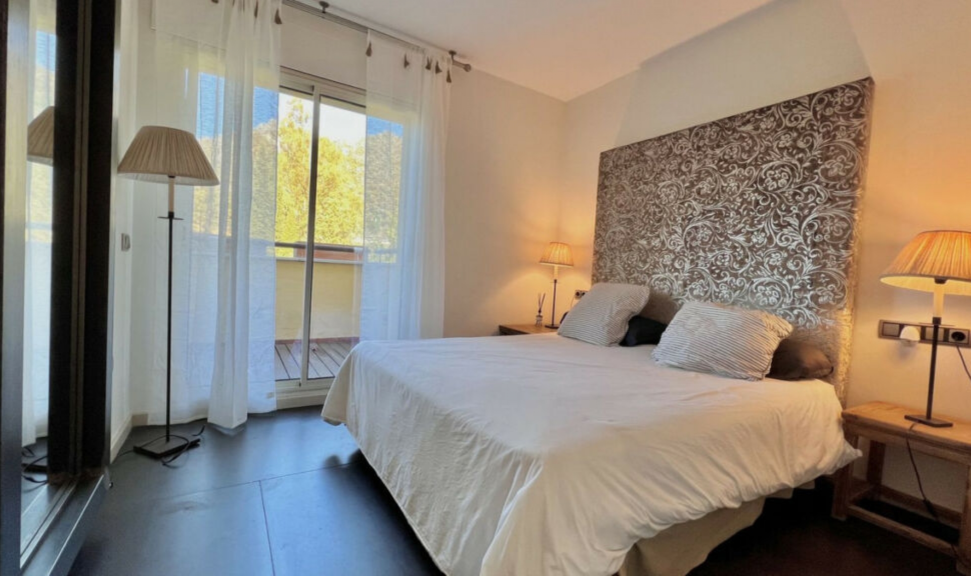 Resale - Apartment -
Sierra Blanca