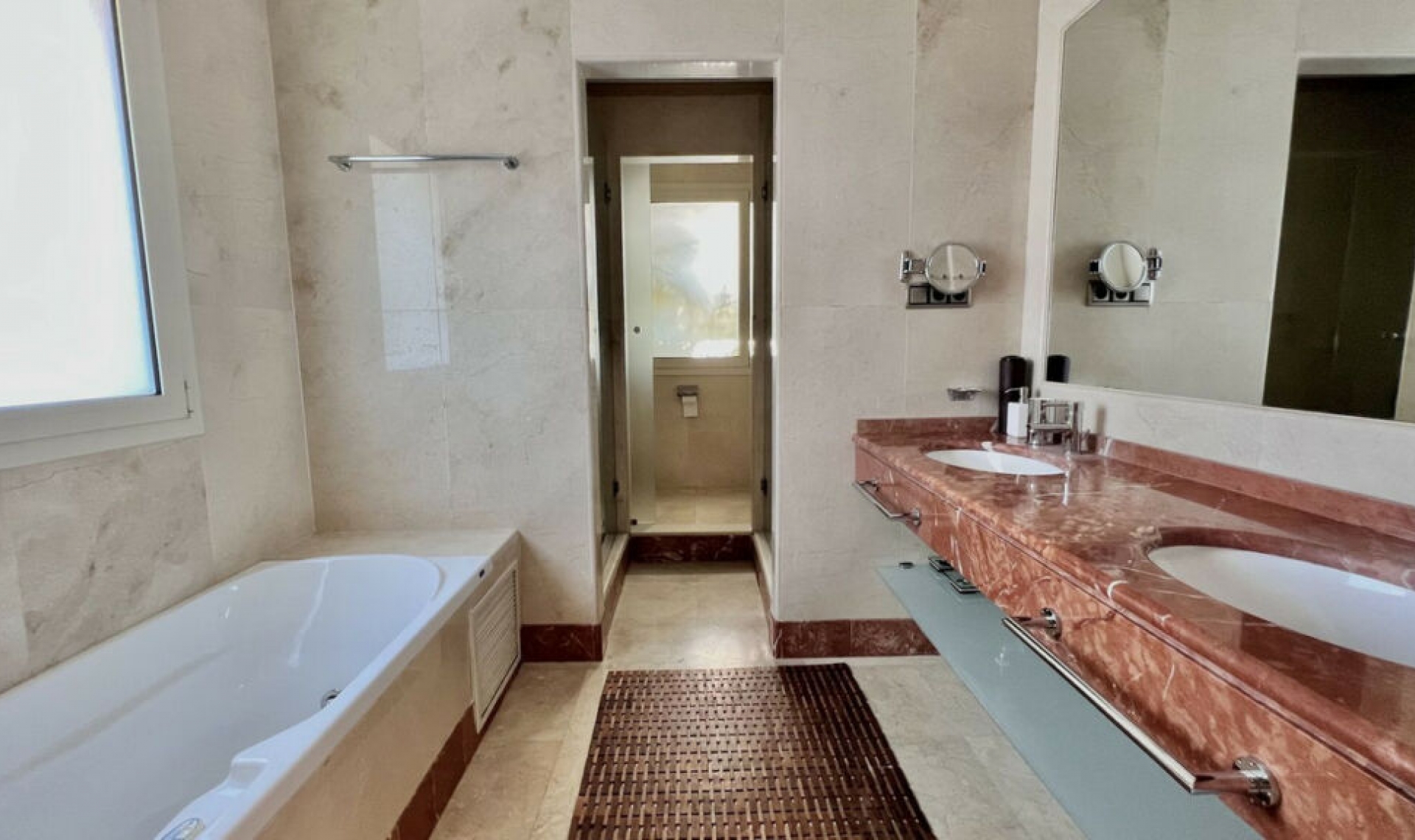 Resale - Apartment -
Sierra Blanca