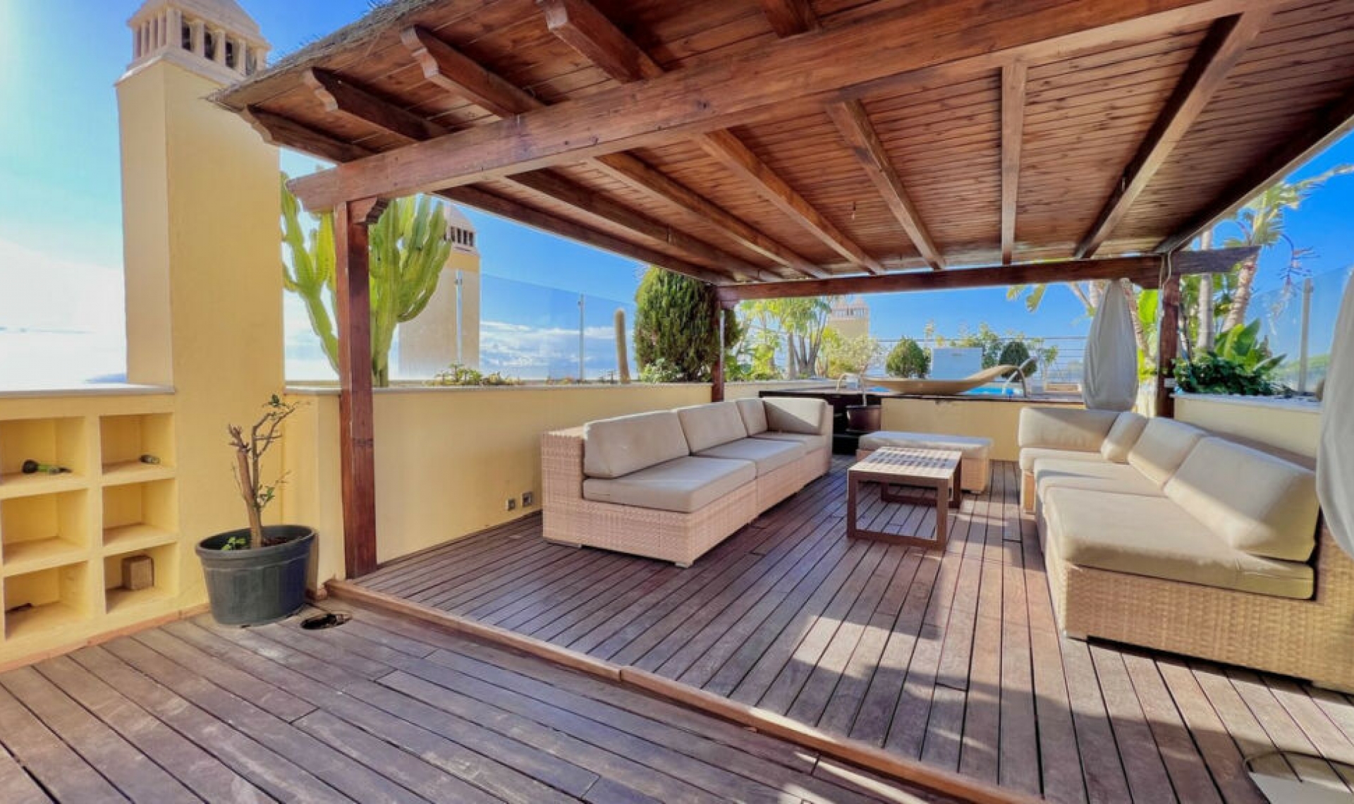 Resale - Apartment -
Sierra Blanca