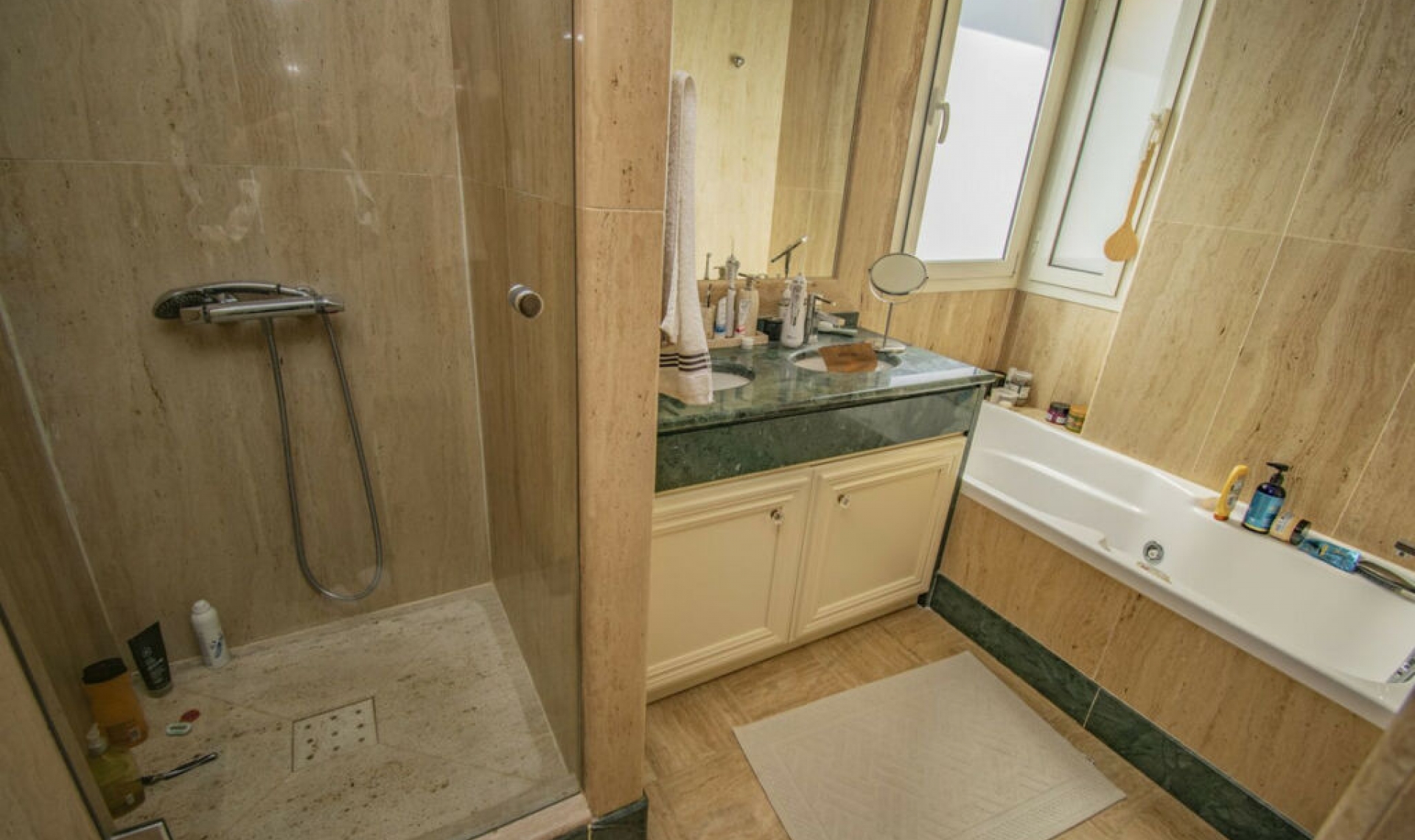 Resale - Apartment -
Sierra Blanca