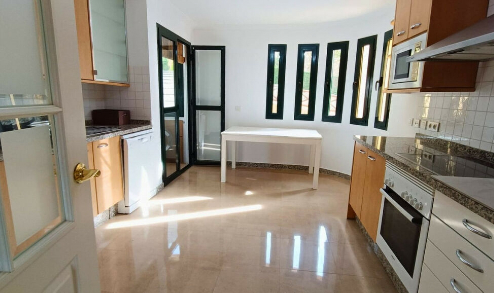 Resale - Apartment -
Sotogrande Alto