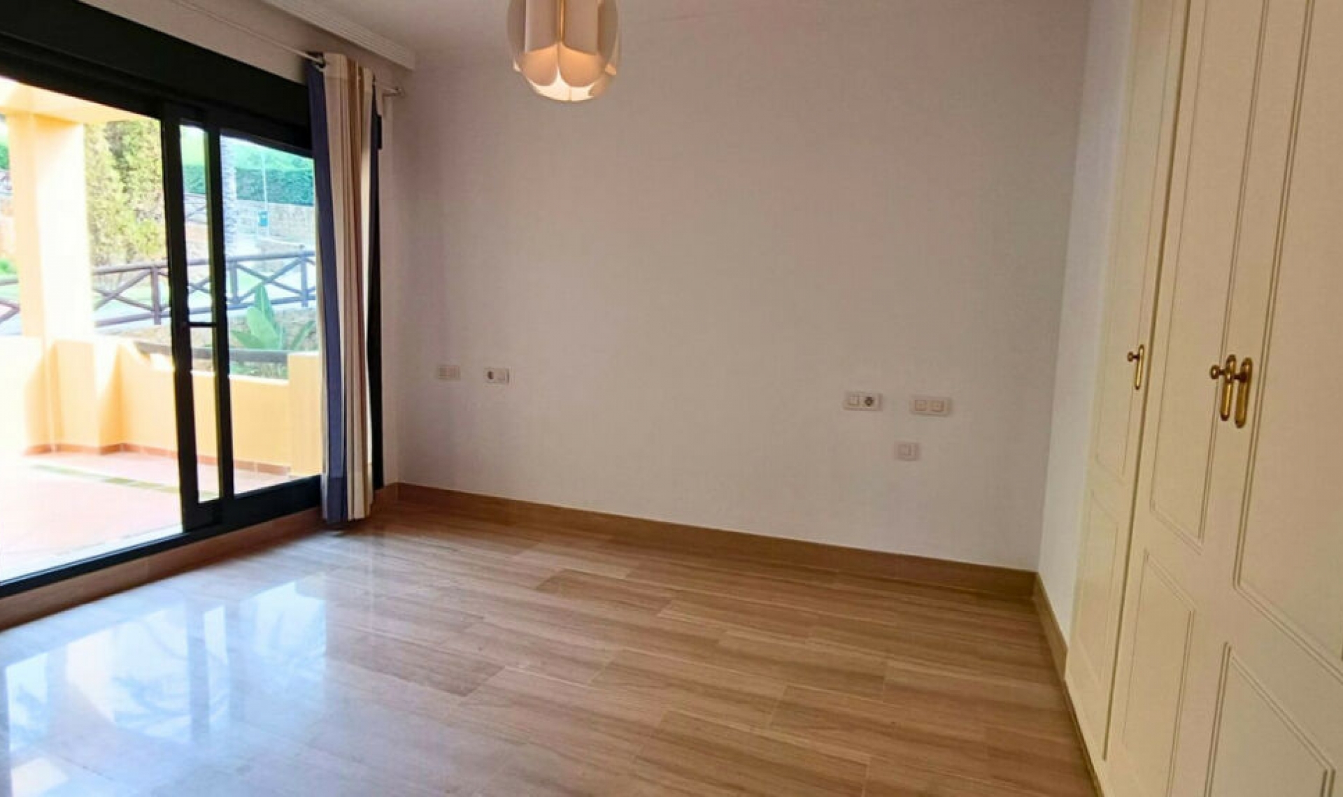 Resale - Apartment -
Sotogrande Alto