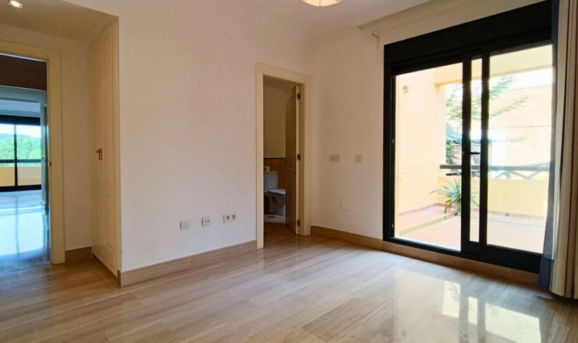 Resale - Apartment -
Sotogrande Alto