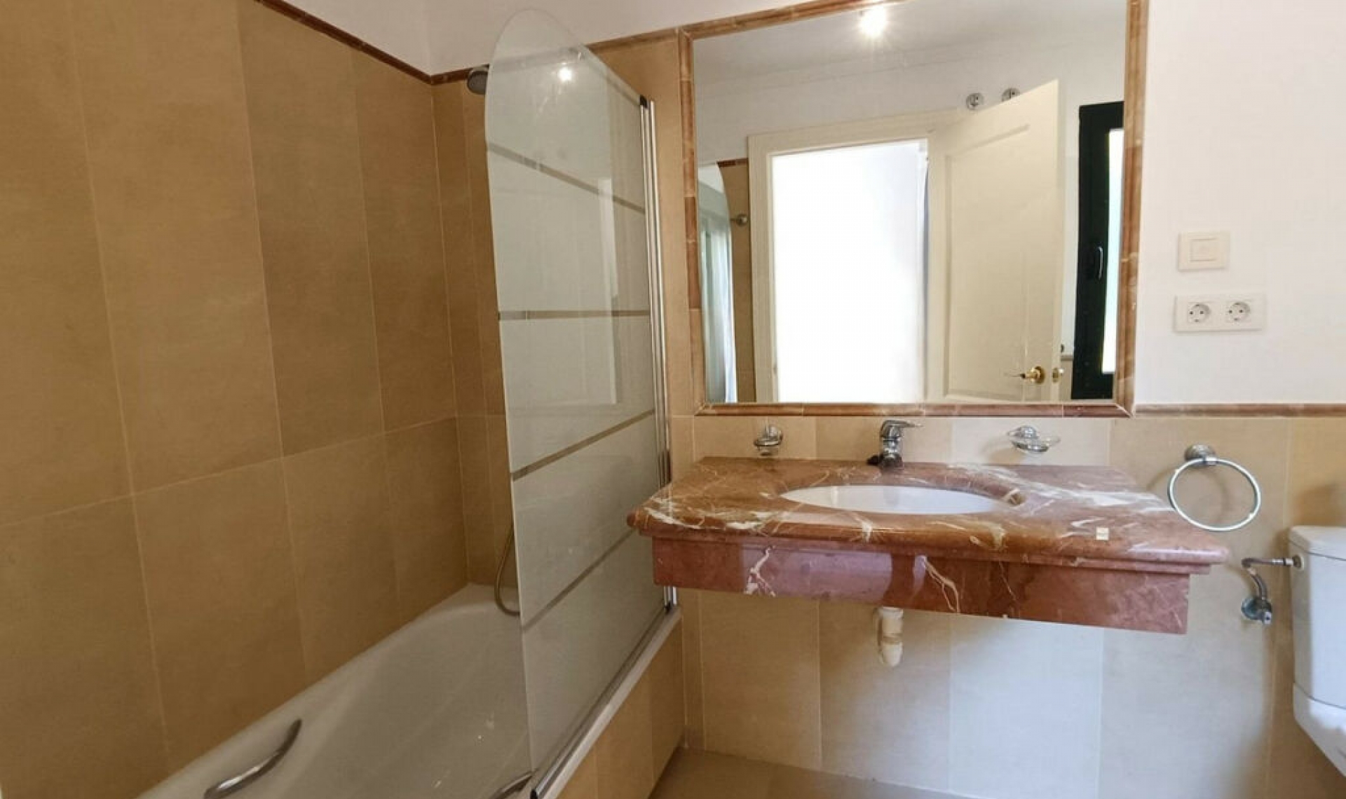 Resale - Apartment -
Sotogrande Alto