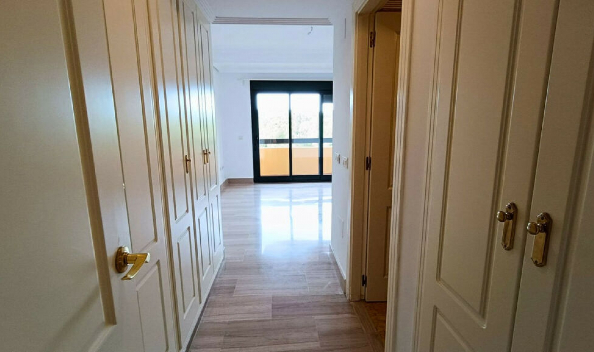 Resale - Apartment -
Sotogrande Alto