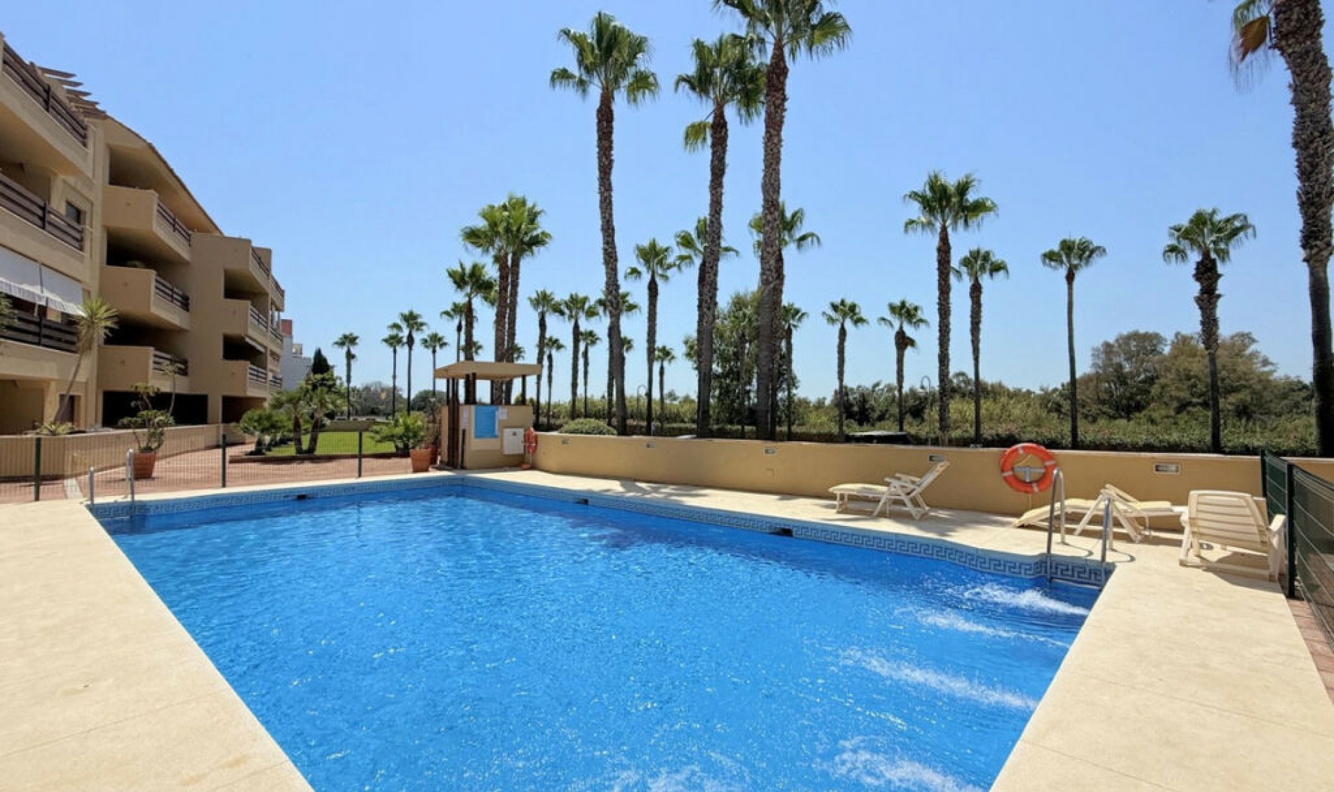 Resale - Apartment -
Sotogrande Costa