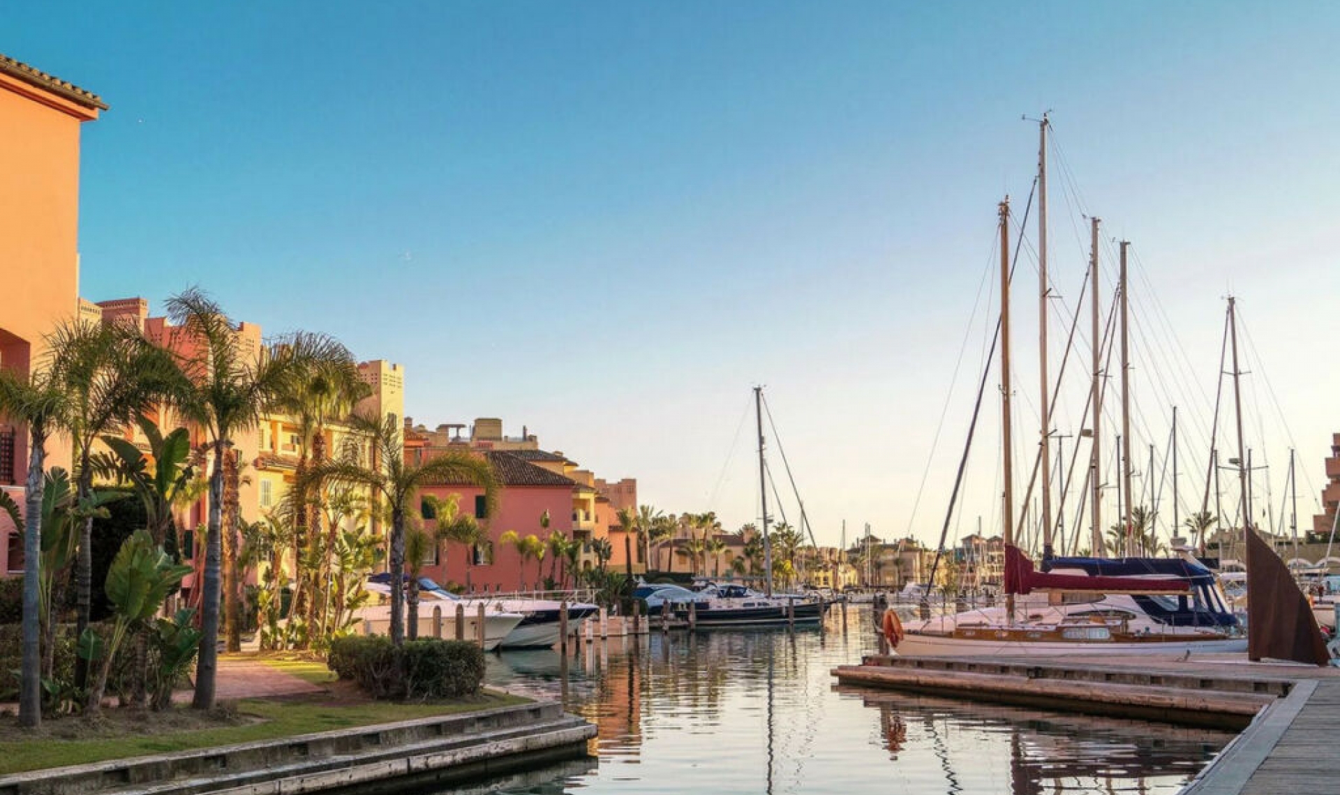 Resale - Apartment -
Sotogrande Costa