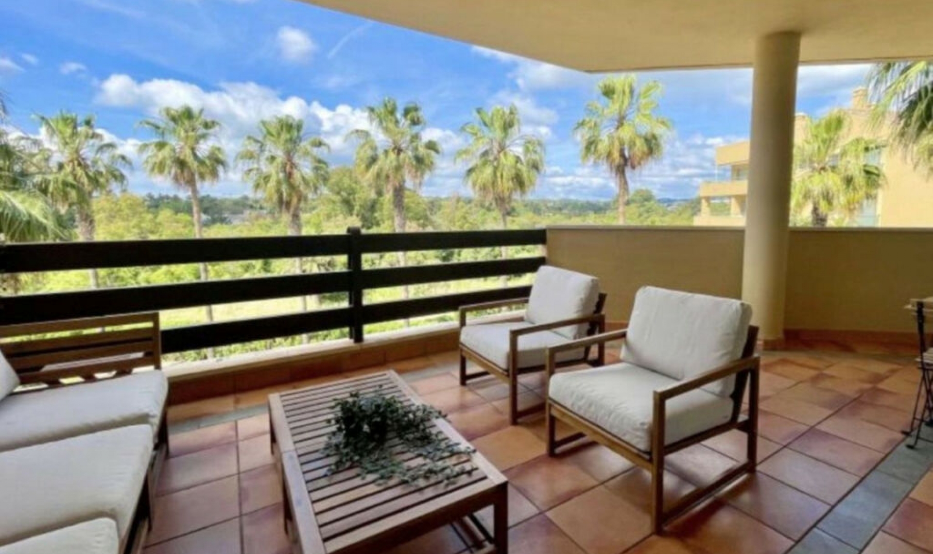 Resale - Apartment -
Sotogrande Costa