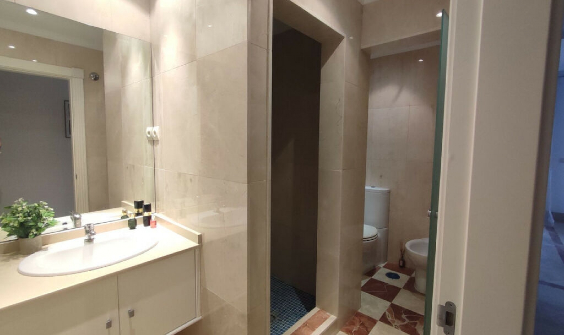 Resale - Apartment -
Sotogrande Marina