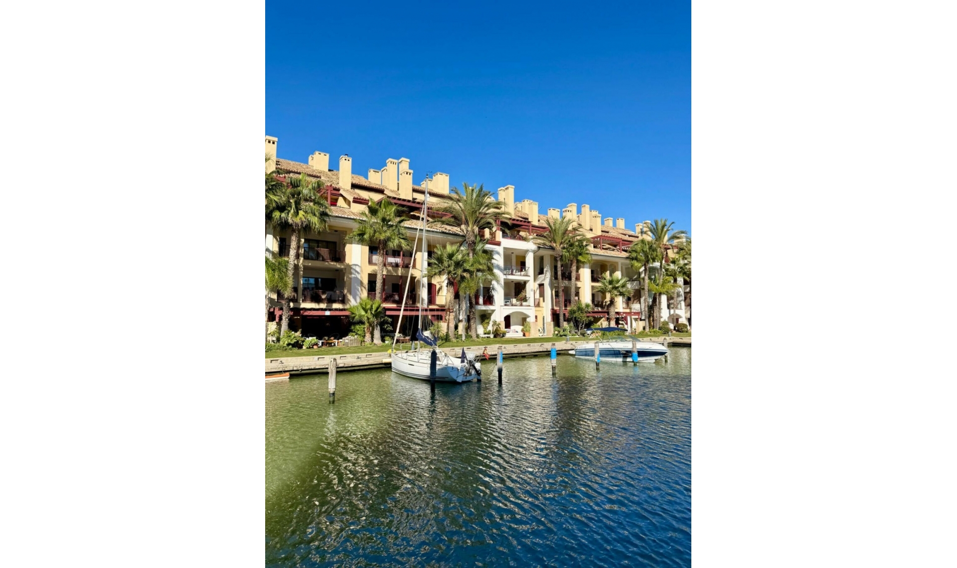 Resale - Apartment -
Sotogrande Marina