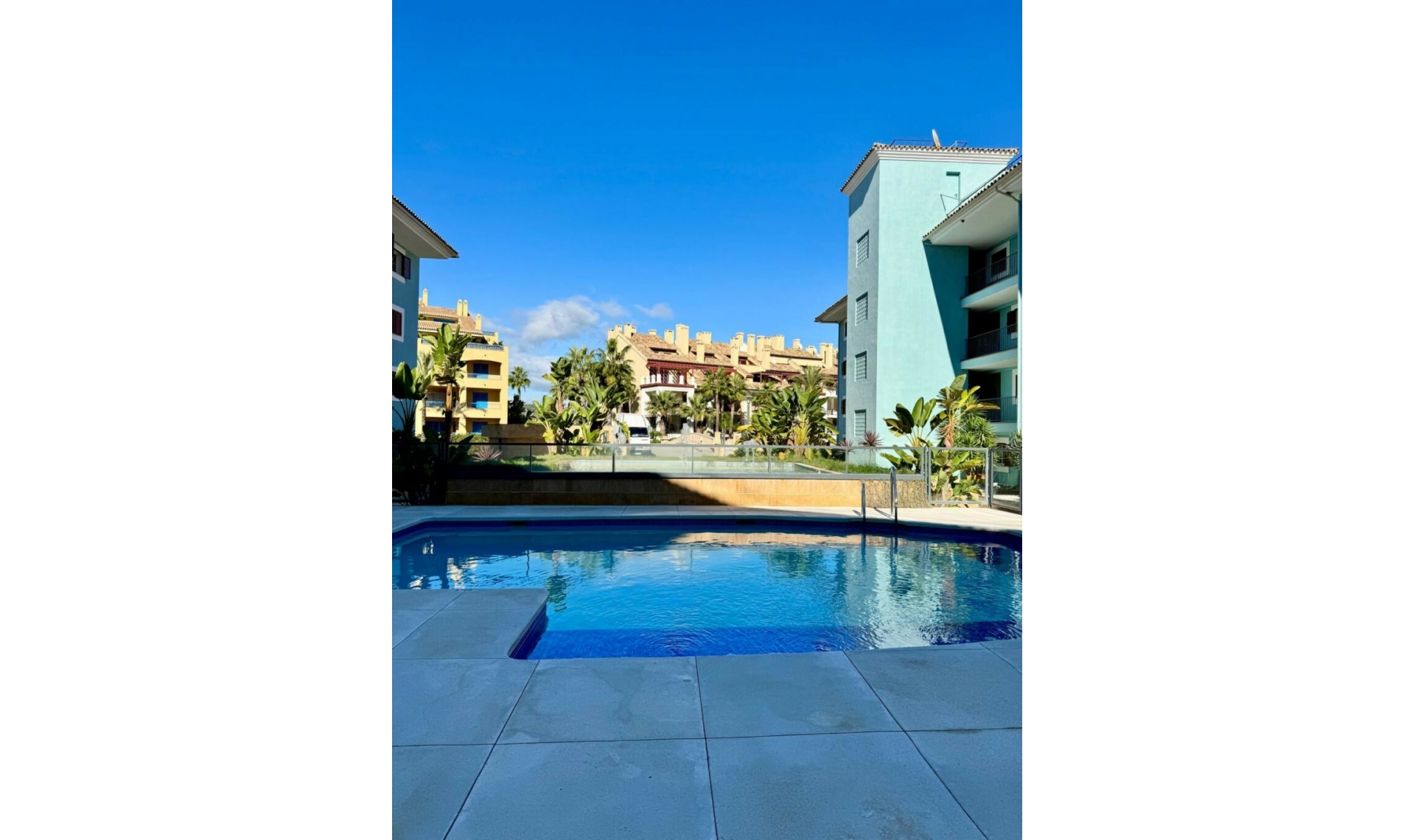 Resale - Apartment -
Sotogrande Marina