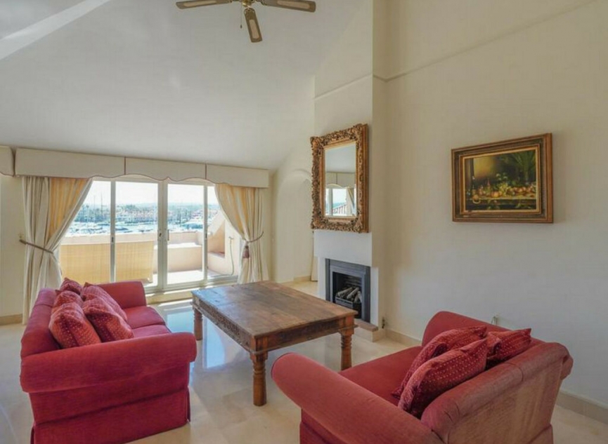 Resale - Apartment -
Sotogrande Marina