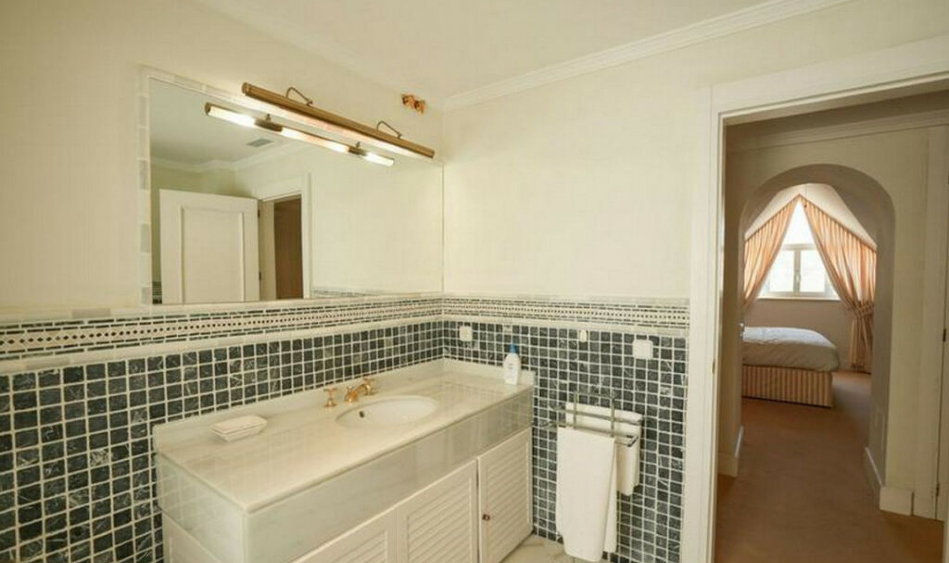 Resale - Apartment -
Sotogrande Marina