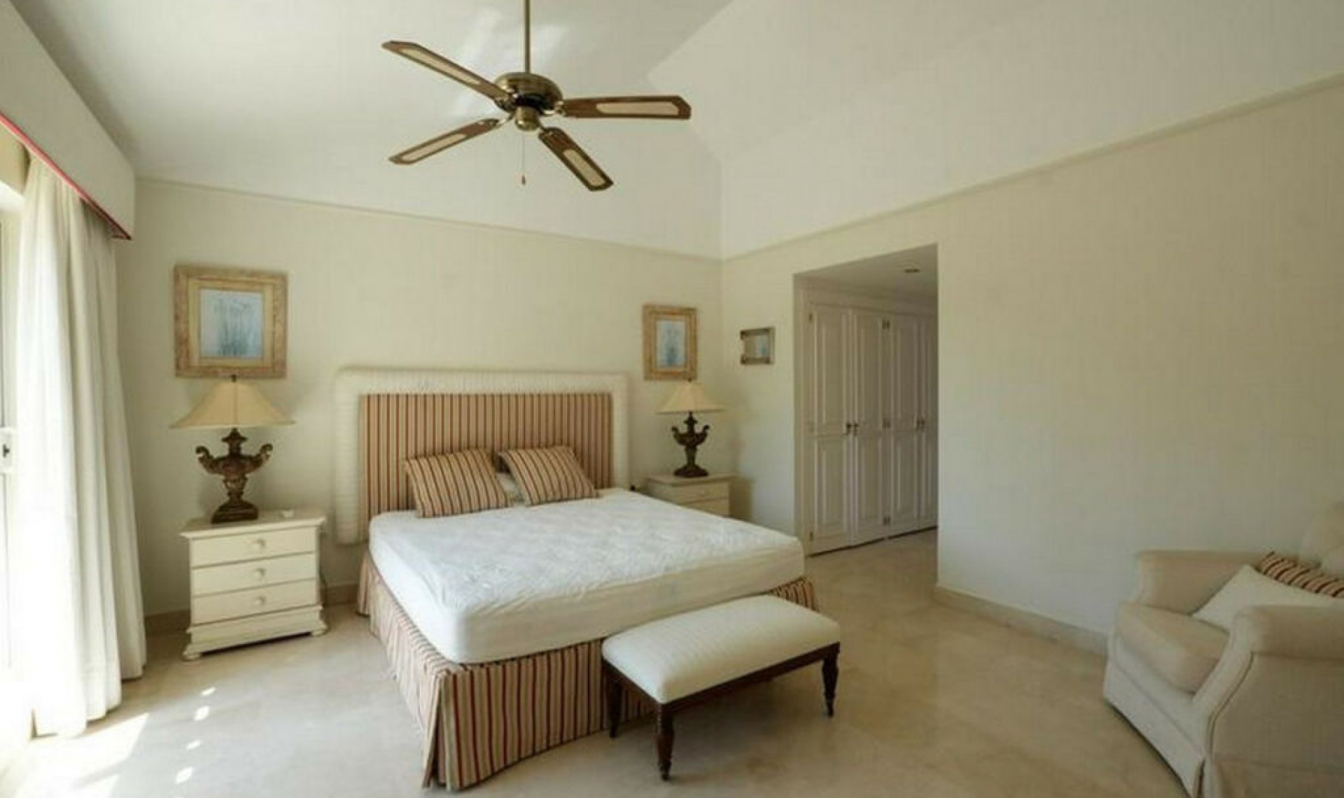 Resale - Apartment -
Sotogrande Marina