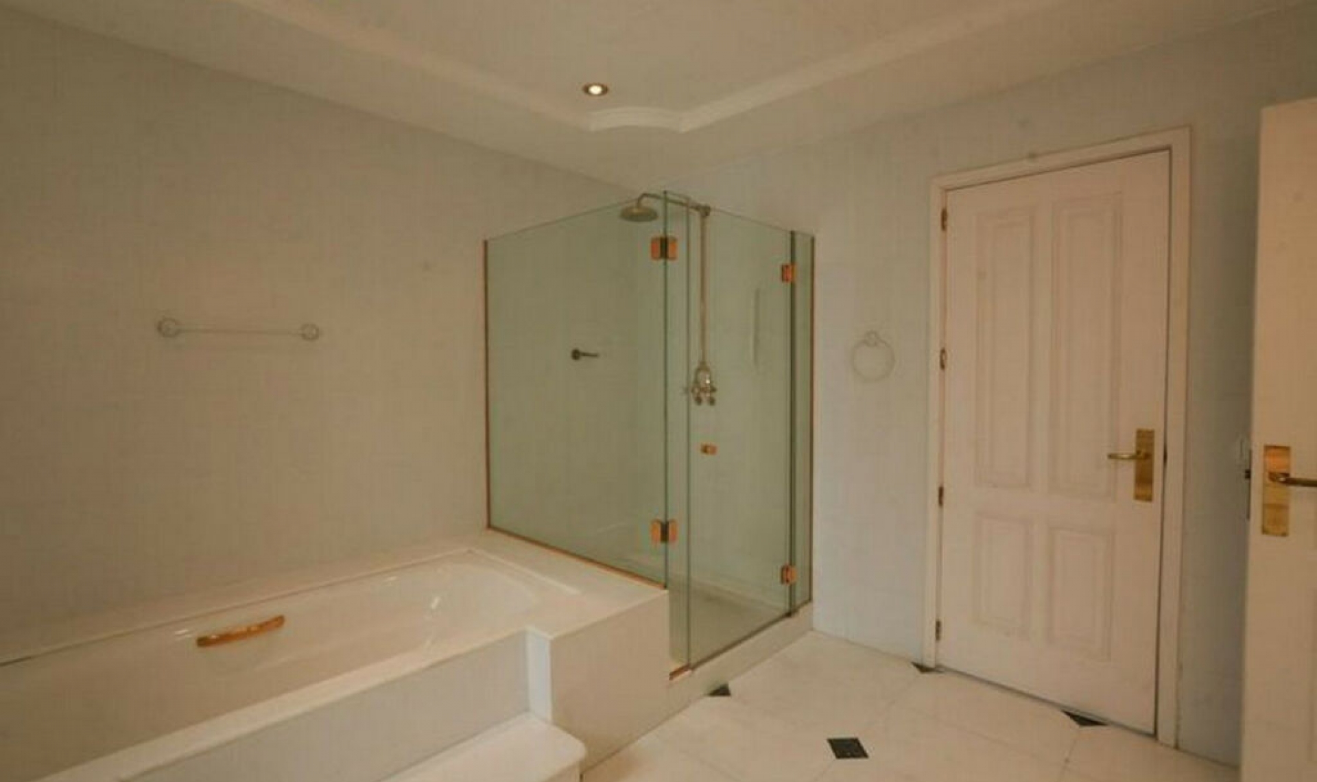 Resale - Apartment -
Sotogrande Marina