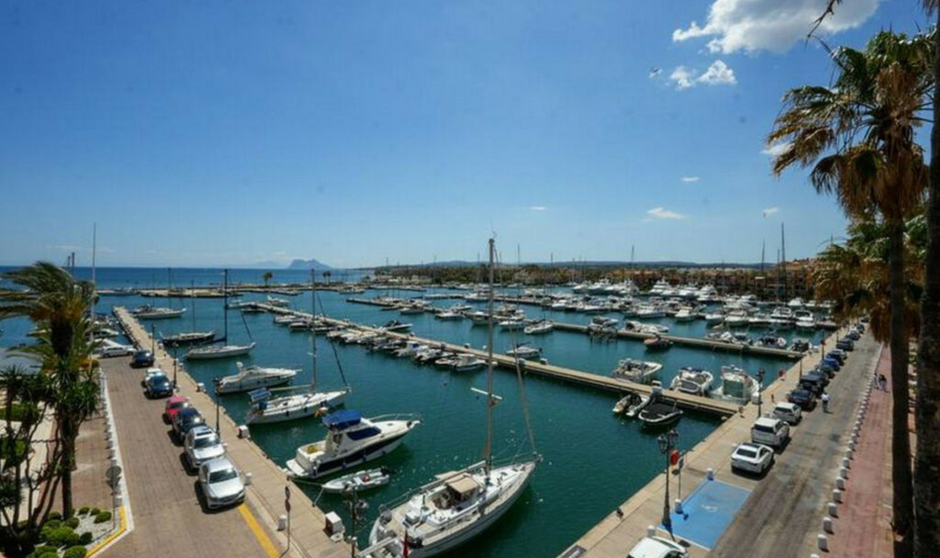 Resale - Apartment -
Sotogrande Marina