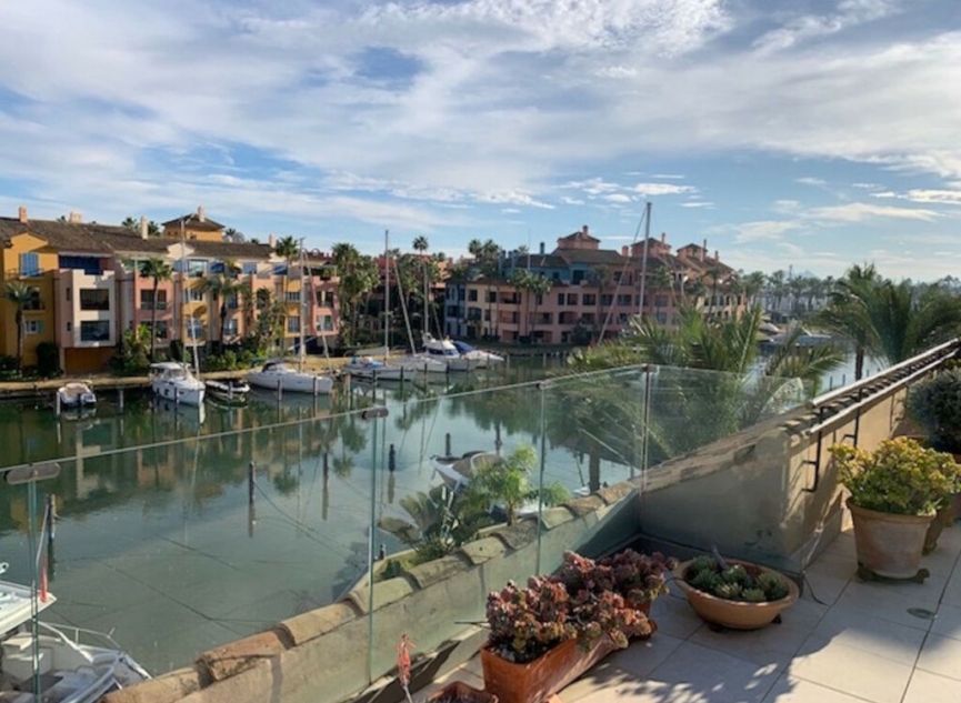 Resale - Apartment -
Sotogrande Marina