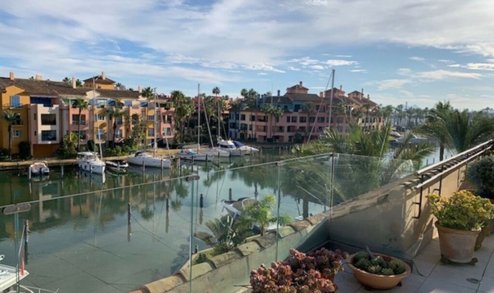 Resale - Apartment -
Sotogrande Marina