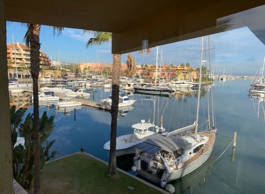 Resale - Apartment -
Sotogrande Marina