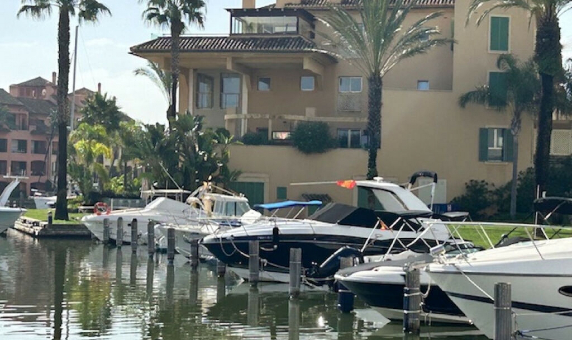 Resale - Apartment -
Sotogrande Marina