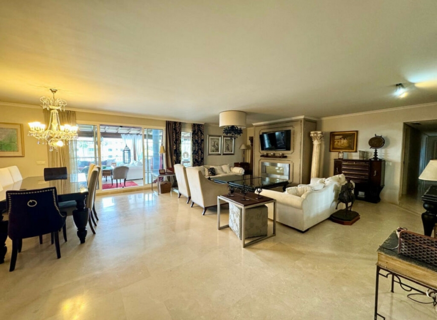 Resale - Apartment -
Sotogrande Marina