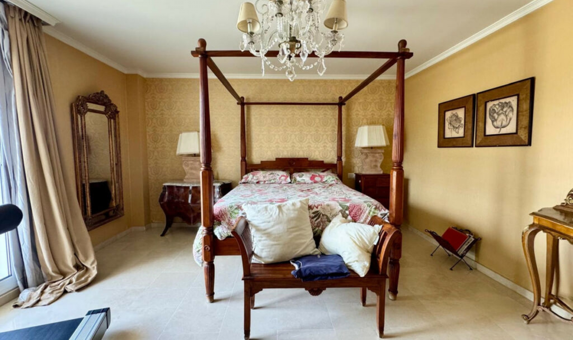 Resale - Apartment -
Sotogrande Marina