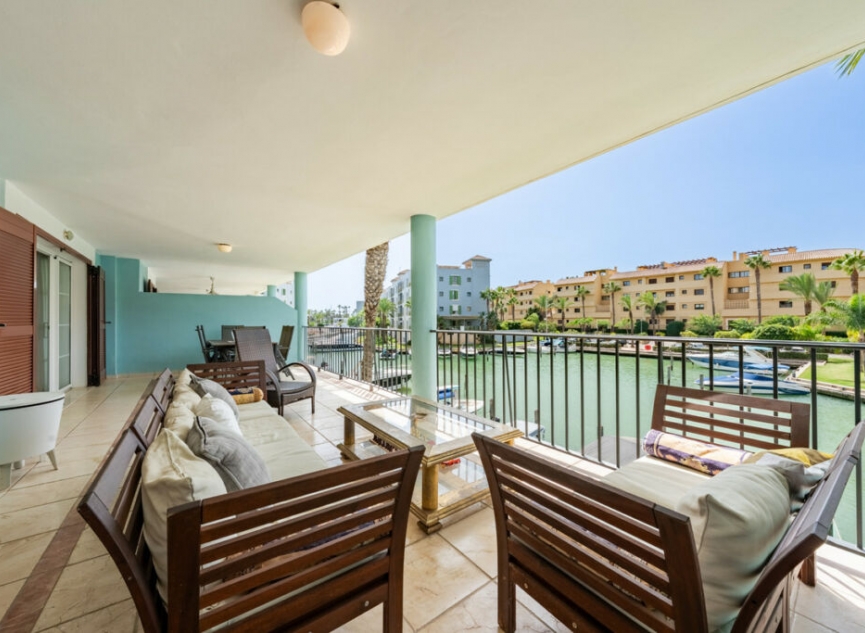 Resale - Apartment -
Sotogrande Marina
