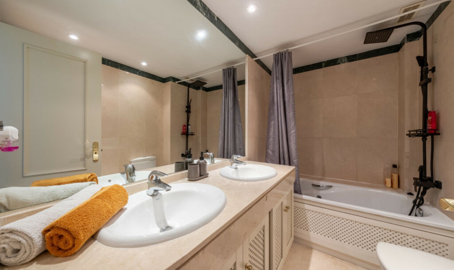 Resale - Apartment -
Sotogrande Marina