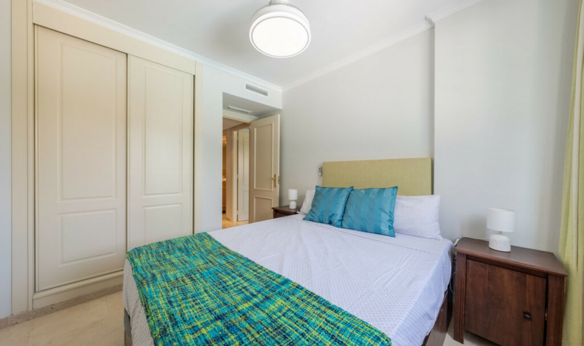 Resale - Apartment -
Sotogrande Marina