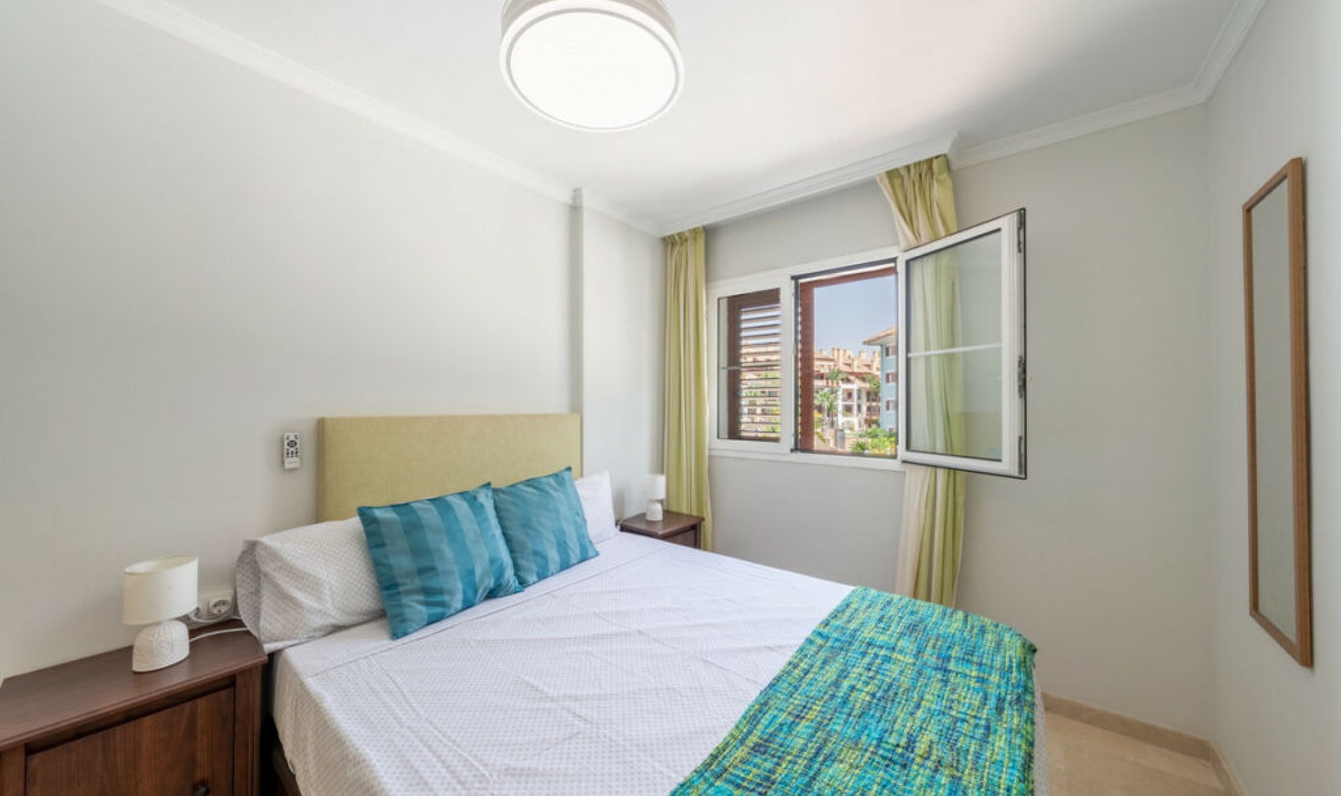 Resale - Apartment -
Sotogrande Marina