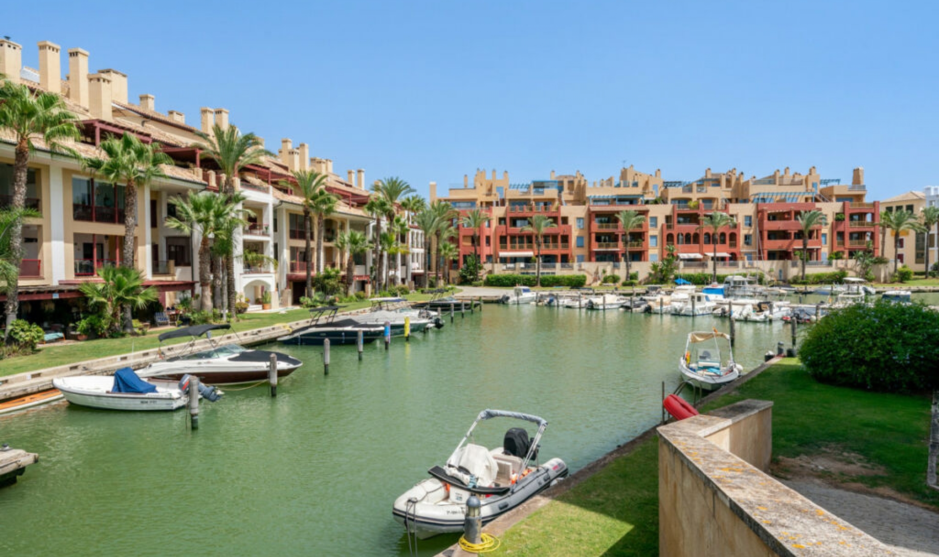 Resale - Apartment -
Sotogrande Marina