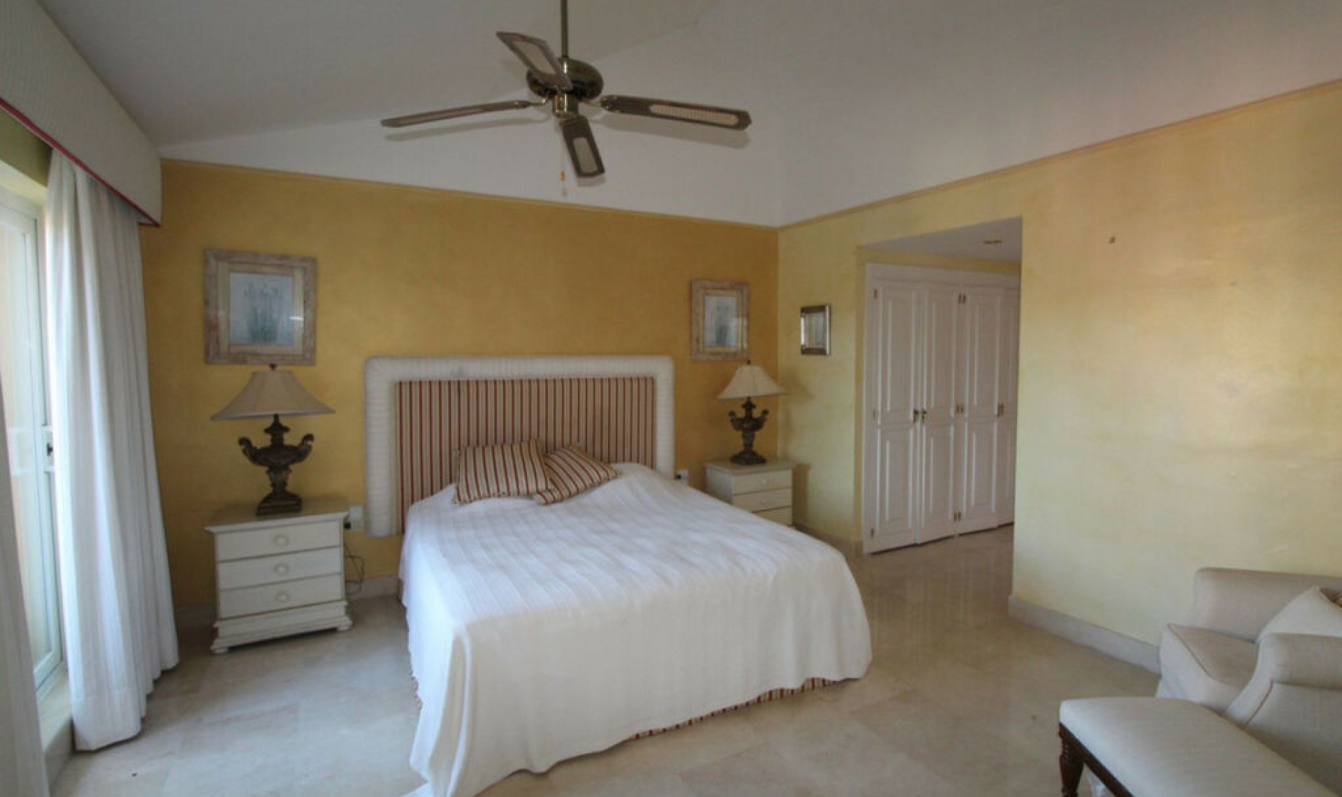Resale - Apartment -
Sotogrande Puerto