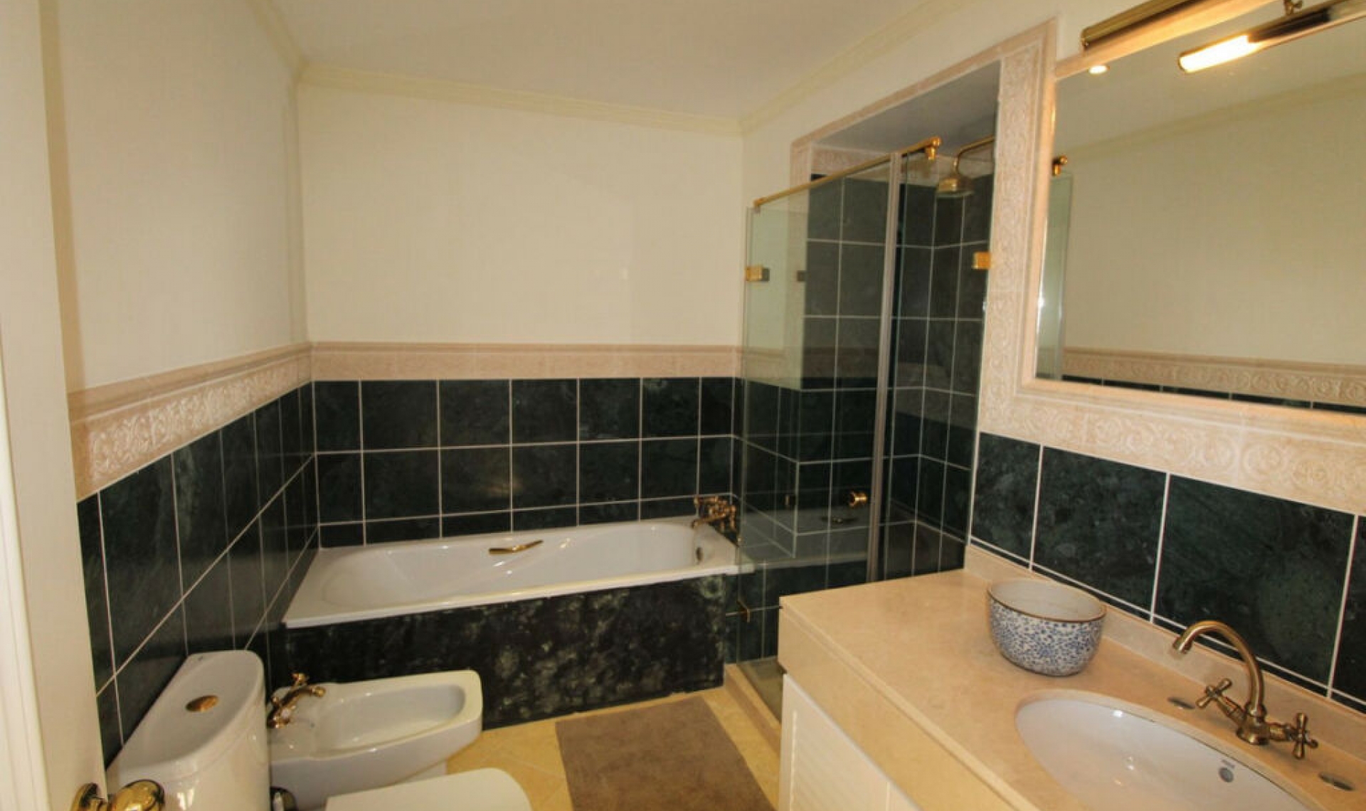 Resale - Apartment -
Sotogrande Puerto