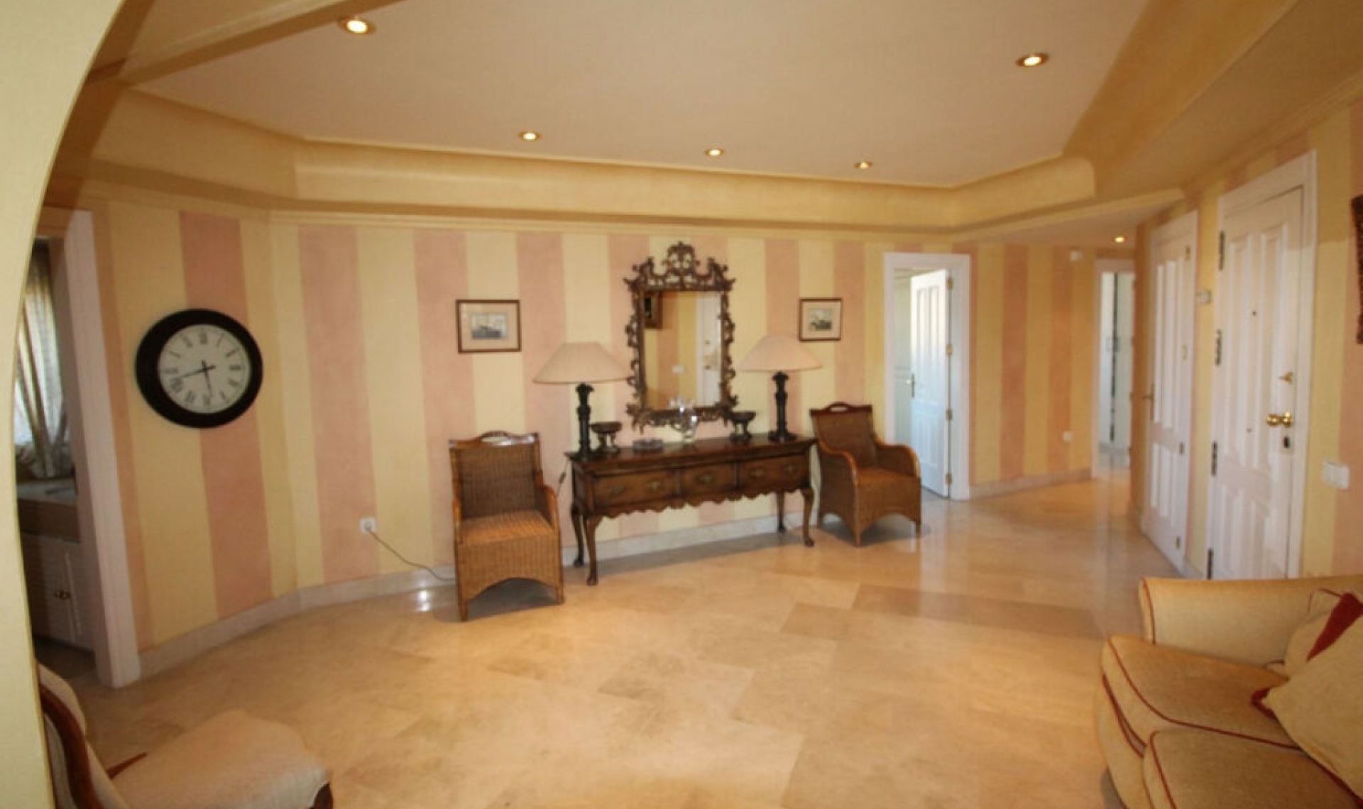 Resale - Apartment -
Sotogrande Puerto