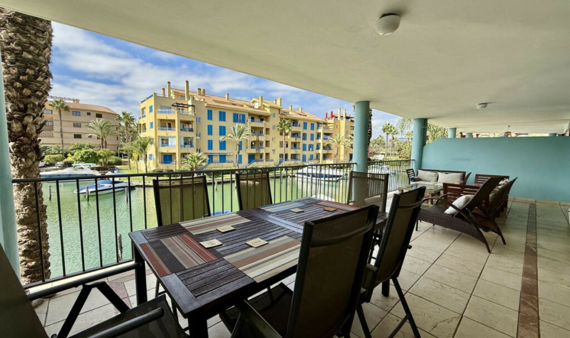 Resale - Apartment -
Sotogrande Puerto