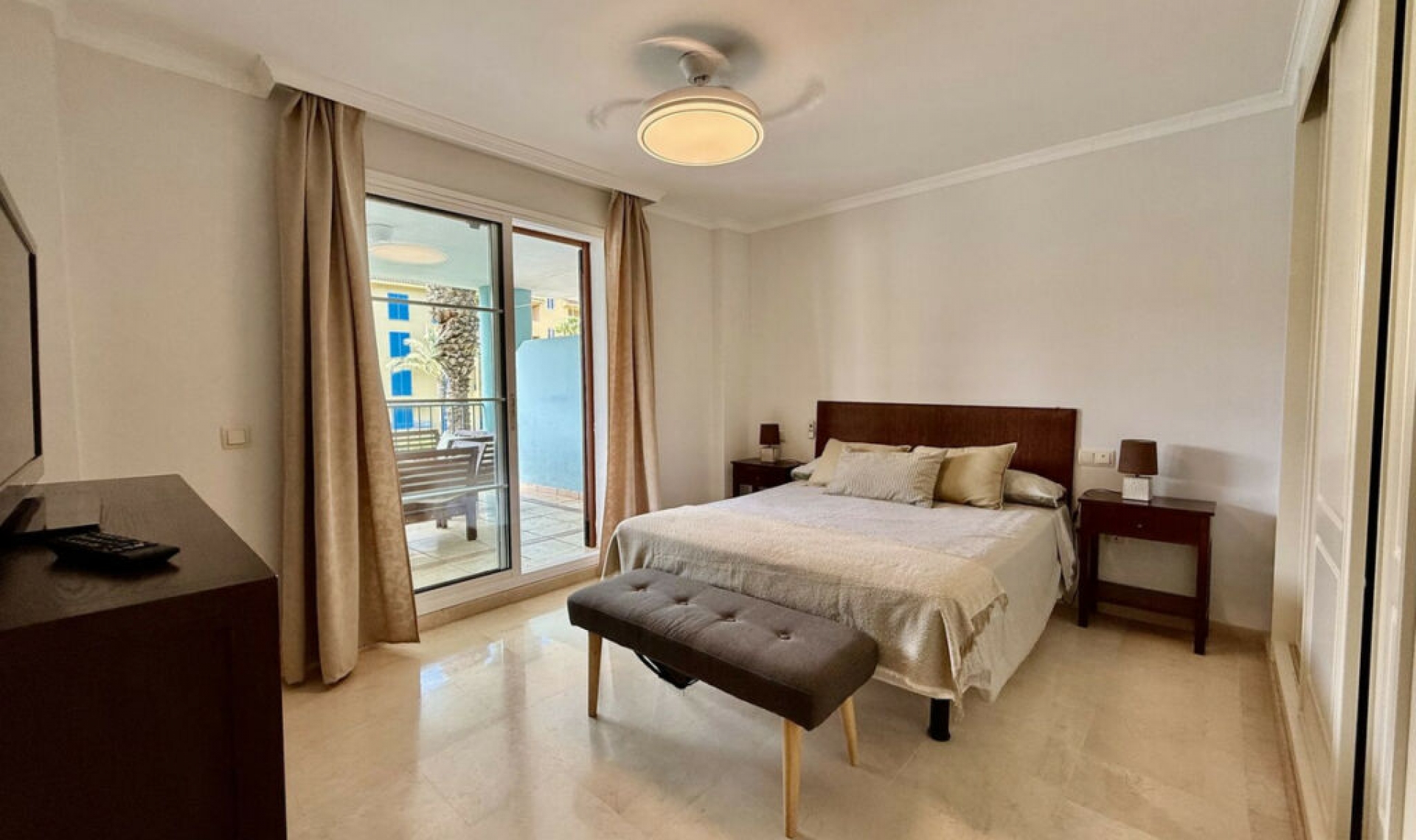 Resale - Apartment -
Sotogrande Puerto