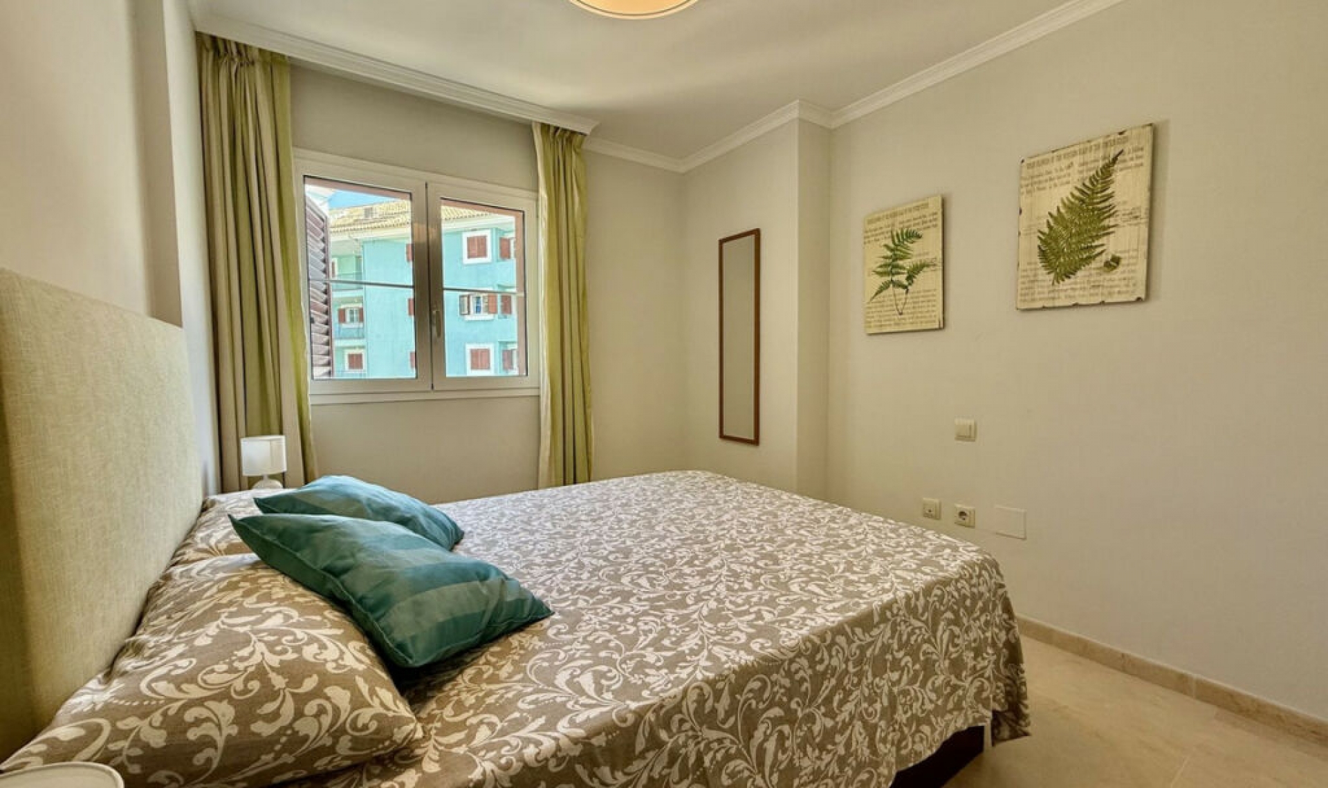 Resale - Apartment -
Sotogrande Puerto